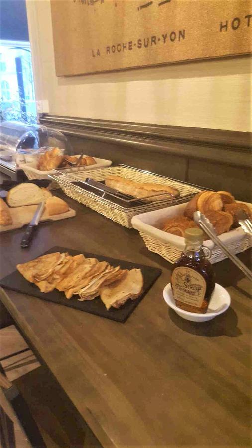 לה-רוש-סור-יון Hotel De La Gare - Restaurant Bistro Quai מראה חיצוני תמונה