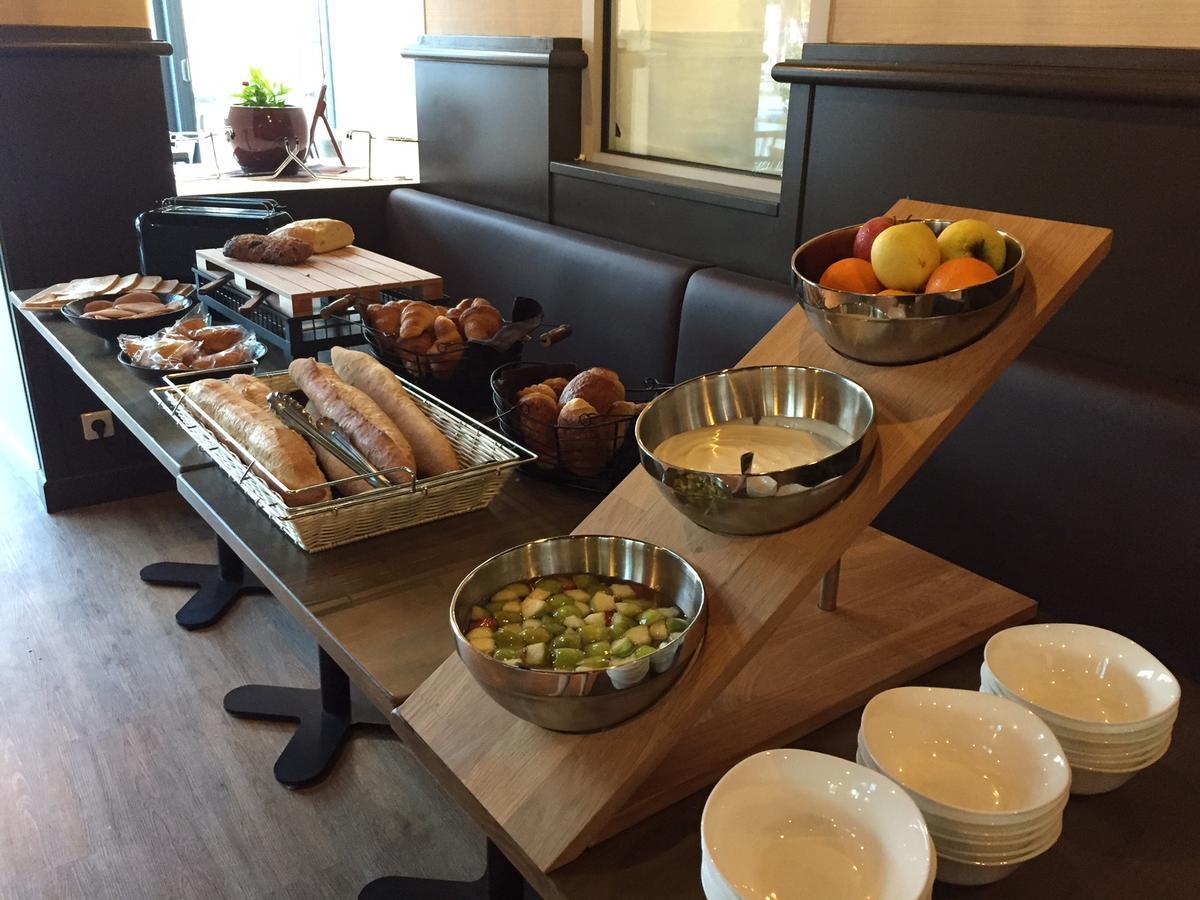 לה-רוש-סור-יון Hotel De La Gare - Restaurant Bistro Quai מראה חיצוני תמונה