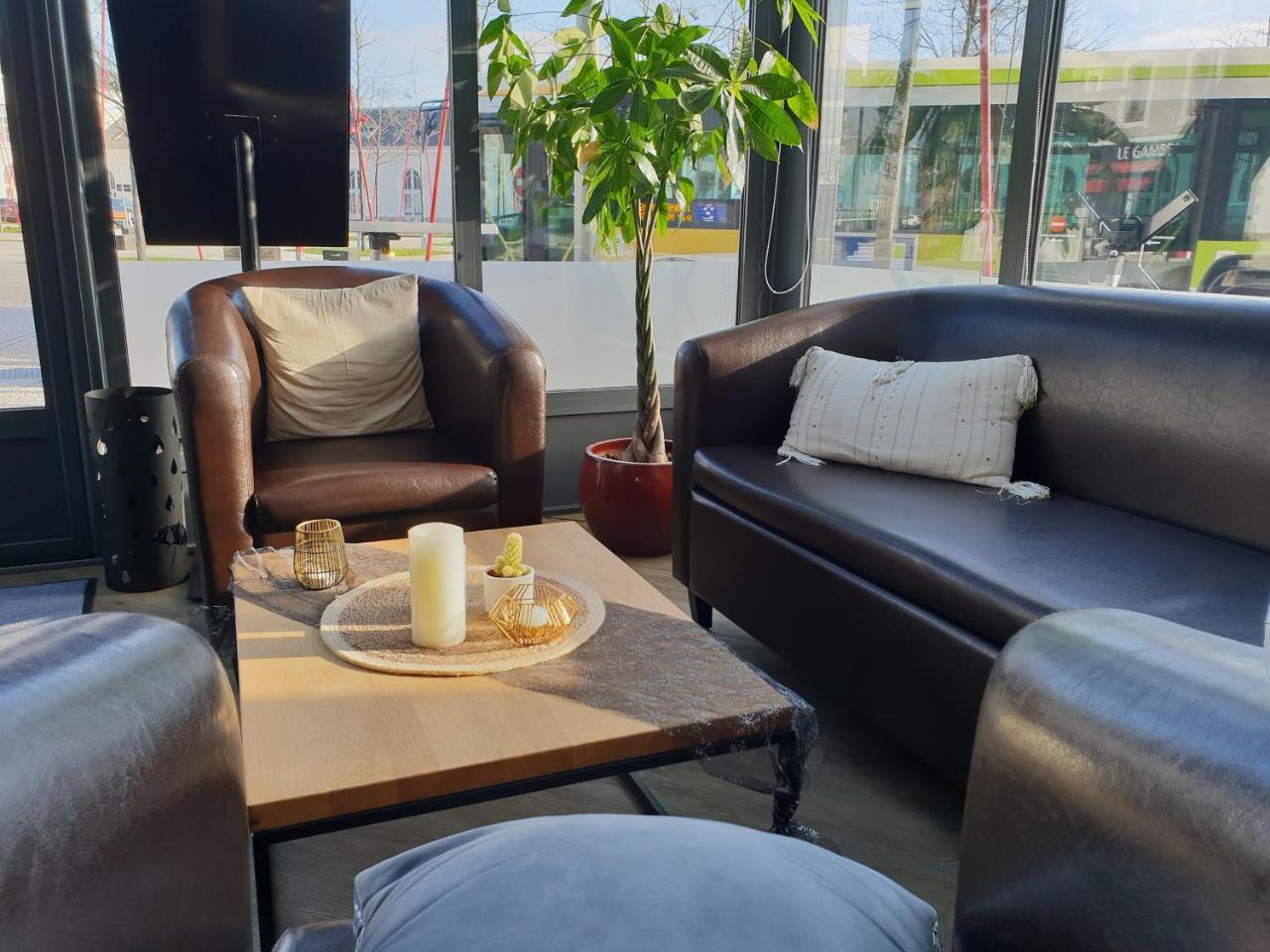 לה-רוש-סור-יון Hotel De La Gare - Restaurant Bistro Quai מראה חיצוני תמונה